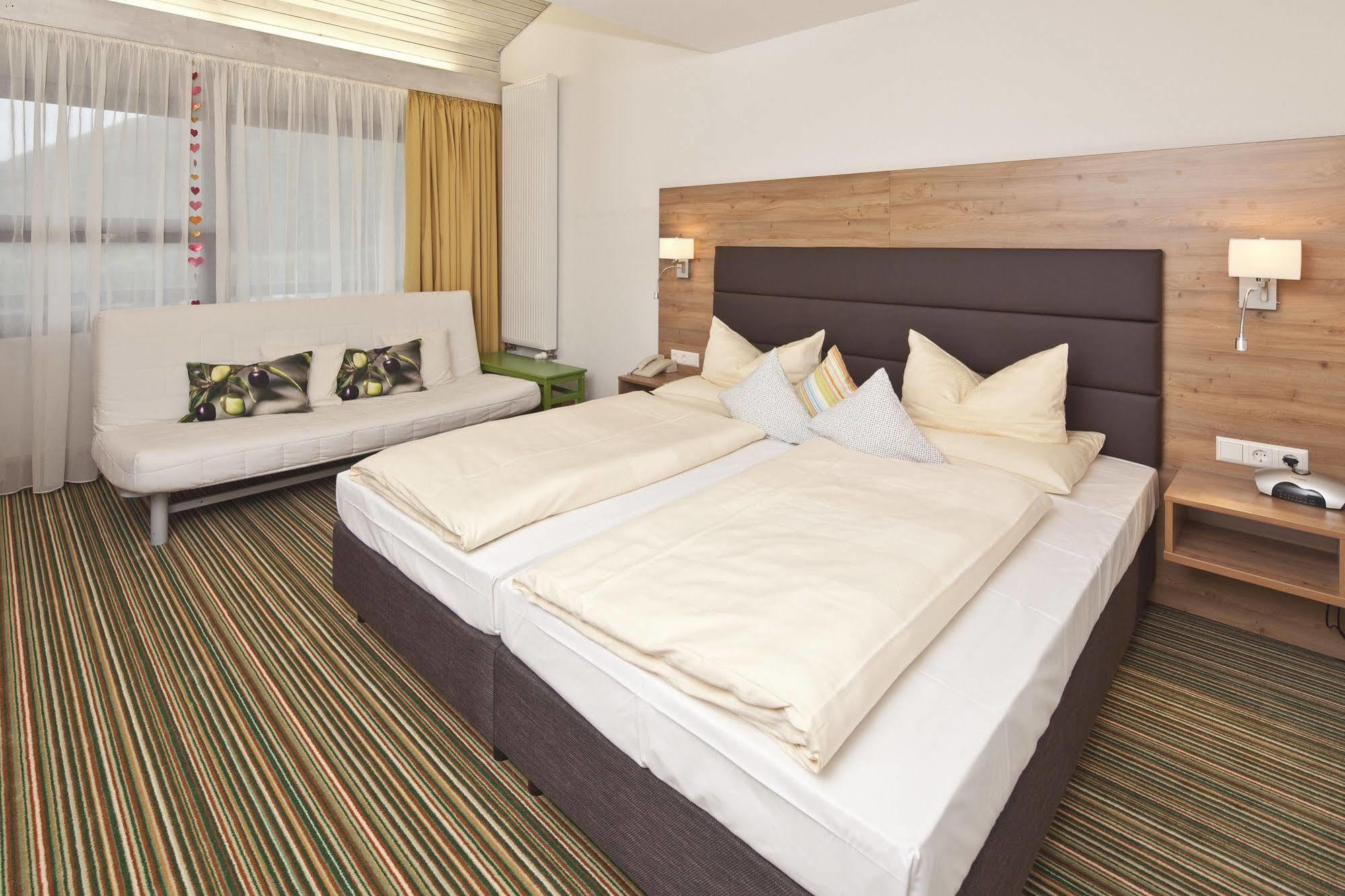 Akzent Hotel Hoehenblick Muehlhausen im Taele Esterno foto